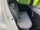 コンパクトカーですが、セカンドシートは十分な広さがあり快適にお乗りいただけます♪シートを倒して大きな荷物を積んだりと、用途の幅が広い1台です。