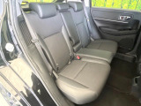 後部座席も気になるようなキズ・汚れやへたり等、大きなダメージはなく、良好な状態です。