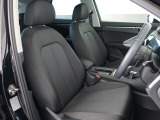 Audi車はどの車種も全てレザーハンドルです。そこにはAudiのこだわりがあり質感の高いレザーでしっかりと手に馴染み、高級感を演出します。
