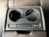 【前席+後席シートヒーター】寒い日に重宝するシートヒーターを後席にも装備!エアコンより早く温まってくれるので寒がりの人も安心ですね♪エアコンの温風は乾燥するから苦手、という方にもをおすすめです。