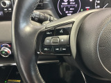 ステアリングにオーディオ操作スイッチが付いています。オーディオ画面に直接タッチしなくても操作が出来ますので、運転に集中できます。