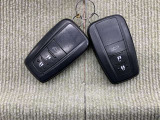 キーを取り出さずにドアを施錠&解錠。クルマの始動も可能です。