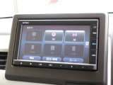 ナビゲーションは純正メモリーナビ(VXM-215Ci)を装着しております。AM、FM、CD、Bluetoothがご使用いただけます。初めて訪れた場所でも安心ですね!