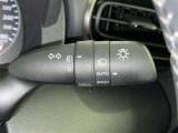 【オートライト】車外の明るさに応じて自動的にライトの点灯・消灯をしてくれます