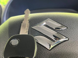 【キーレス】少し離れた場所からでもボタン一つでドアの開錠・施錠ができるのでとっても便利!ドアの鍵穴周りに傷をつけることもありません♪