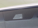 【ホンダセンシング】走行中に前方の車両等を認識し、衝突しそうな時は警報とブレーキで衝突回避と被害軽減をアシスト。より安全にドライブをお楽しみいただけます。