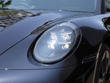 LEDヘッドライト(PDLS+)は、ダイナミックレベライザー、コーナリングライト、車速感応式ヘッドライトコントロール、ハイビームアシスタントが備わり、近遠距離や横方向の照射を的確にし安全性を高めます。