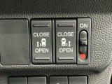 狭い所でも乗り降り楽々な両側電動スライドドアです!簡単にドアの開閉が出来る為女性やお年寄りにも優しく、荷物で手が塞がった時なども大変便利です!