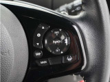 ◆アダプティブクルーズコントロール◆予め設定した車速内でクルマが自動的に加減速。前走車との適切な車間距離を維持しながら追従走行します。【LKAS】車線維持支援システムでステアリング操作を支援。