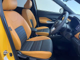 ゆったりと座れる運転席シートですのでストレスなく運転が出来ますよ!