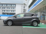 様々な角度から、また内装もご覧いただけるように写真を撮ってます。
