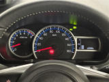 【メーターまわり】ドライバーから見やすい位置にあって安全運転に寄与します。メーターも見やすくてシンプルなデザインになっております。