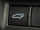 【パワーバックドア】スマートキーや運転席のボタンを押すだけでリアゲートが自動で開閉します!荷物を持っている時や、高い位置にあるバックドアを閉める際に便利な機能です♪
