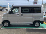 納車前にはプロのメカニックが点検、整備を行いますので安心してお乗り頂けます。