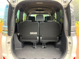 積み下ろしのしやすいデッキにはたっぷりと荷物を積み込んでいただけます。遊びから仕事まで、様々なシーンで頼れます♪