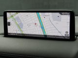 マツダコネクトの10.25インチワイドセンターディスプレイです。『Android Auto』『Apple CarPlay』や独自のコネクテッドサービスに対応したインターフェイスシステムです。