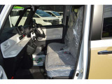 ☆シートに水色が使われておりおしゃれな車内となっております!