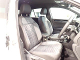 楽な姿勢で座ることが出来るので長時間の運転でも疲れにくいですし体もぶれにくいですよ。