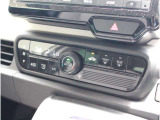 オートエアコンのお車ですので室内の温度をスムーズに調整してくれます♪