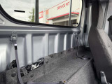 当社の展示車は、展示前に当社指定工場にて入念な点検をさせていただき、厳しいチェック項目をパスした車両のみを販売しております。当社の良質な展示車を安心してお選び下さい。