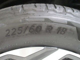 225/60R18    車両装着標準タイヤサイズです。 タイヤのご相談もトヨタモビリティ石川にお任せください