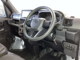 見通しのよいすっきりとした視界で、誰でも運転しやすいです。運転のしやすさは疲れにくさにも繋がりますよ♪