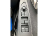電動格納ドアミラーを装備しており、駐車場などでミラーを折りたたんでおくことも簡単にできます。