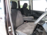見通しのよいすっきりとした視界で、誰でも運転しやすいです。運転のしやすさは疲れにくさにも繋がりますよ♪
