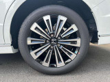 中古車は全てWeb在庫です。現車はストックヤードにて保管しており常時展示はしておりませんので、現車をご確認の場合は事前にお電話にてご連絡お願い致します。075-922-2313 定休日:毎週水曜日