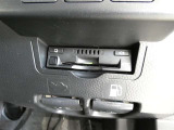 ナビ連動タイプのETC車載機です。ナビゲーションと連動してくれますのでカード未挿入を知らせてくれるなど便利な機能が追加されています。