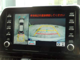 パノラミックビューモニター付きです。車両を上から見たような映像をディスプレイオーディオ画面に表示。運転席からの目視だけでは見にくい、車両周辺の状況をリアルタイムでしっかり確認できます。