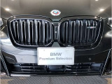 ☆BMWの代名詞とも言える【キドニーグリル】一目見ただけでBMW車であると認識できる確固たるアイコンとして存在感を放ちます☆