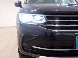 LEDマトリックスヘッドライト、フロントカメラで対向車を検知、LEDを個別に点灯、消灯を制御し最適な配光を可能としたヘッドライトシステムです