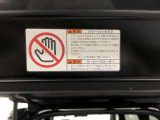 パワ-バックドア仕様です。スマ-トキ-から、運転席から、車体後端角にも開閉スイッチがありますよ。