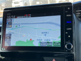 純正8インチインターナビ付きでフルセグ・DVD再生・Bluetoothなど付いてとても便利な車両です♪