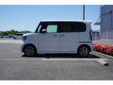 Honda SENSINGとは衝突を予測してブレーキをかけたり、前のクルマとちょうどいい距離でついていったりできる多彩な安心、快適機能を搭載した先進の安全運転支援システムです。