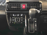 温度を設定すれば、自動で車内の温度管理をしてくれる優れものです♪ATミッションで運転楽々