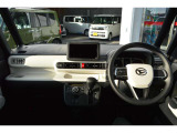 ☆インパネ全体です!白が取り入れられており明るいおしゃれな車内となっております!