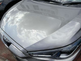 ボンネットの画像です。車両状態など手軽にご確認いただけるオンライン相談もございます!ぜひご利用くださいませ♪