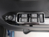 パワーウィンドゥ 運転席ドアスイッチ照明付です。電動格納ミラーも手元でワンモーションで可能です。