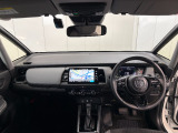 見通しの良い運転席回りとなっておりますので安心して運転をして頂けます!窓が大きいので明るく開放的な室内です