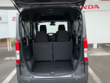 4名乗車時の荷室です