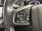 ステアリングにオーディオ操作スイッチが付いています。オーディオ画面に直接タッチしなくても操作が出来ますので、運転に集中できます。