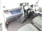 高品質カークリーニング ピカピCar 外装・内装、岐阜トヨペットの専門スタッフがシートもカーペットも綺麗に洗浄済み!プロの仕上げを是非ご確認下さいませ。