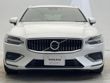 購入後は全国のVOLVO正規ディーラーにてアフターサービスをお受けいただけます。定期点検サービス、延長保証などの有料サービスも手厚くご用意しておりますので、ご不安事はお気軽にご相談下さい。