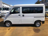 納車前にはプロのメカニックが点検、整備を行いますので安心してお乗り頂けます!