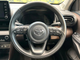インテリアに合わせたデザインのステアリングは、運転される方のことも考え、運転しやすい形状、大きさです。是非一度、実際に触ってお確かめください。