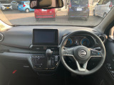 視界も広くゆったりとしているので、どなたでも運転しやすい車になっています!.