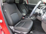 運転席のドアを開け、乗り込む際のイメージです。