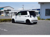 大型テールゲートスポイラーを装備等、スポーティーなRSタイプ。